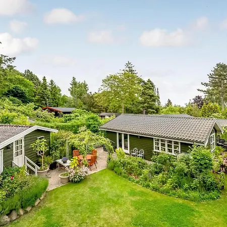 3 Bedroom In Holiday home