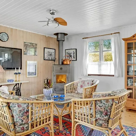 Holiday home 3 Bedroom In Melby