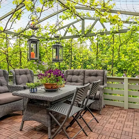 3 Bedroom In Holiday home *